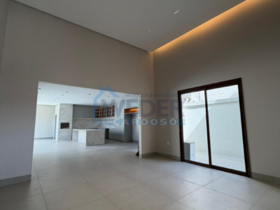Casa de alto padrão com acabamento diferenciado em Gurupi – Cód. 876
