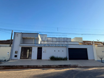 Casa de alto padrão com área de lazer no Setor Cruzeiro, em Gurupi – Cód.874