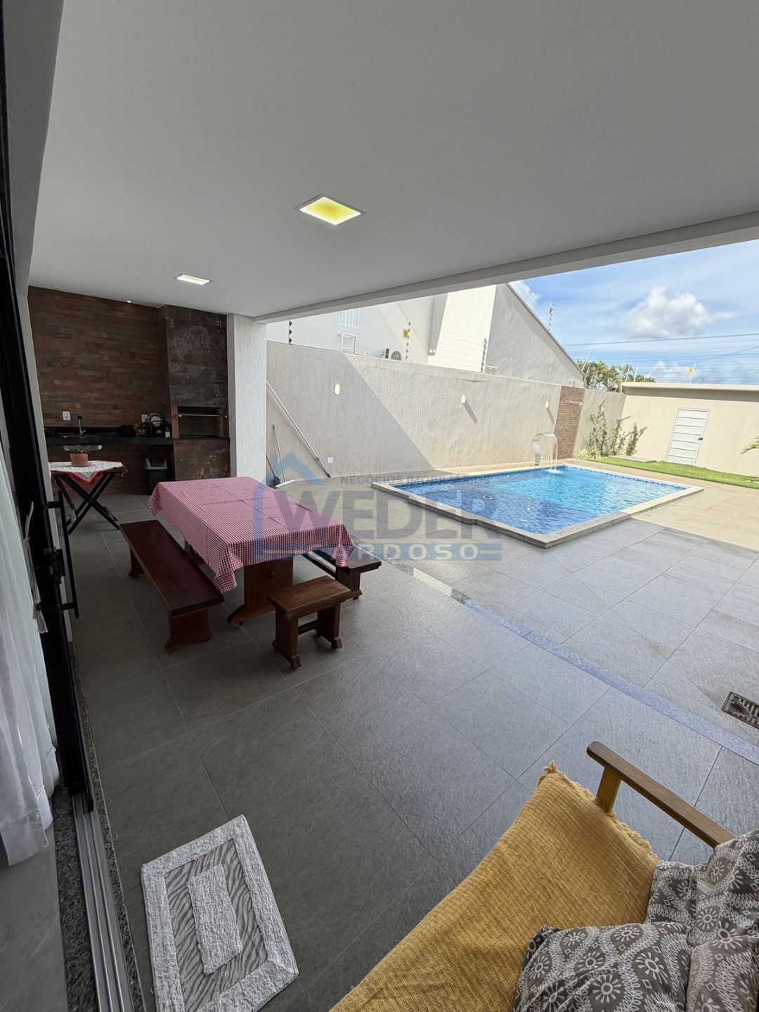 Casa ampla com excelente área externa – Cód.865