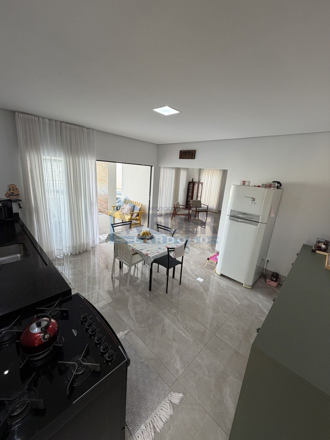 Casa ampla com excelente área externa – Cód.865