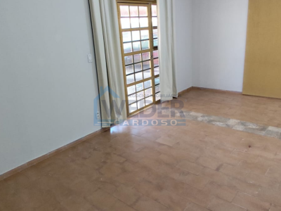 Casa com lote amplo no Setor Nova Fronteira – Cód.875