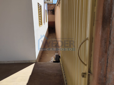 Casa com lote amplo no Setor Nova Fronteira – Cód.875