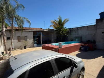 Casa com ponto comercial e lote de esquina em Gurupi – Cód.906