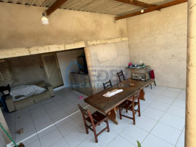 Casa com ponto comercial e lote de esquina em Gurupi – Cód.906
