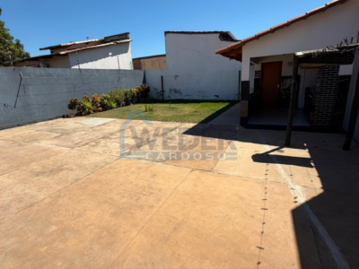 Casa com lote inteiro e amplo espaço em Gurupi. Cód – 919