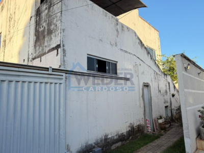 Sobrado com salas comerciais, apartamento e casa nos fundos em Gurupi. Cód-934