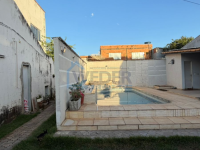 Sobrado com salas comerciais, apartamento e casa nos fundos em Gurupi. Cód-934